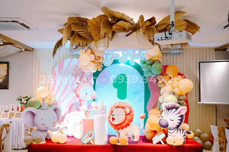 Mẫu backdrop rèm kim tuyến, sequin sinh nhật bé gái