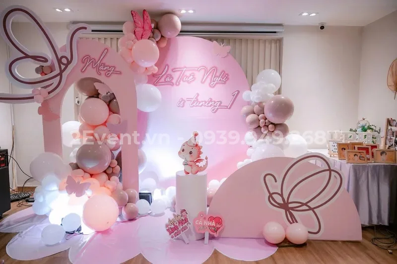 Cách trang trí bàn gallery sinh nhật bé trai cực ngầu