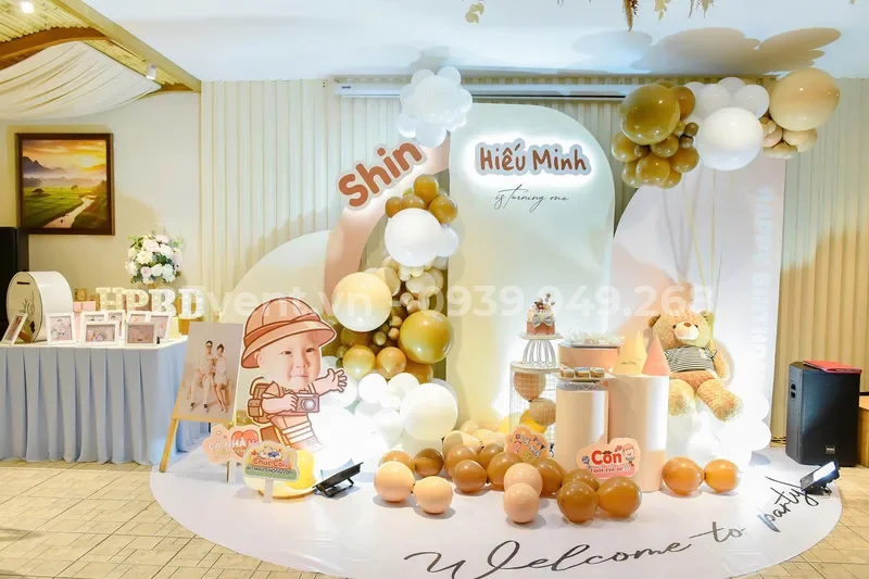 Ý tưởng trang trí Halloween cho lớp học, trường học