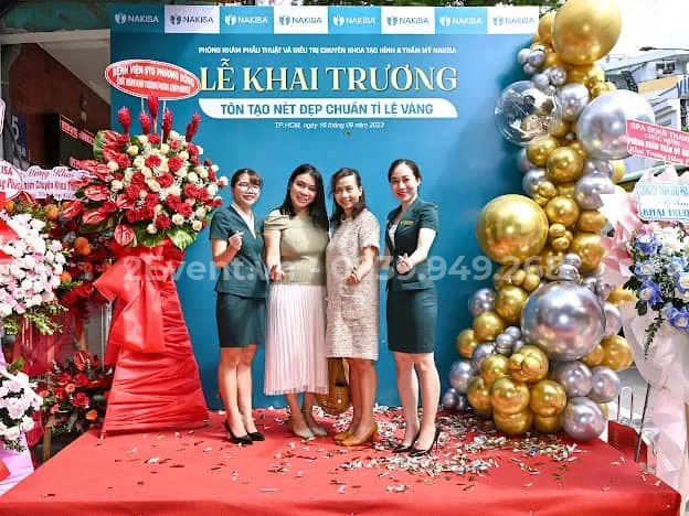 Trang trí khai trương cửa hàng quần áo, shop thời trang