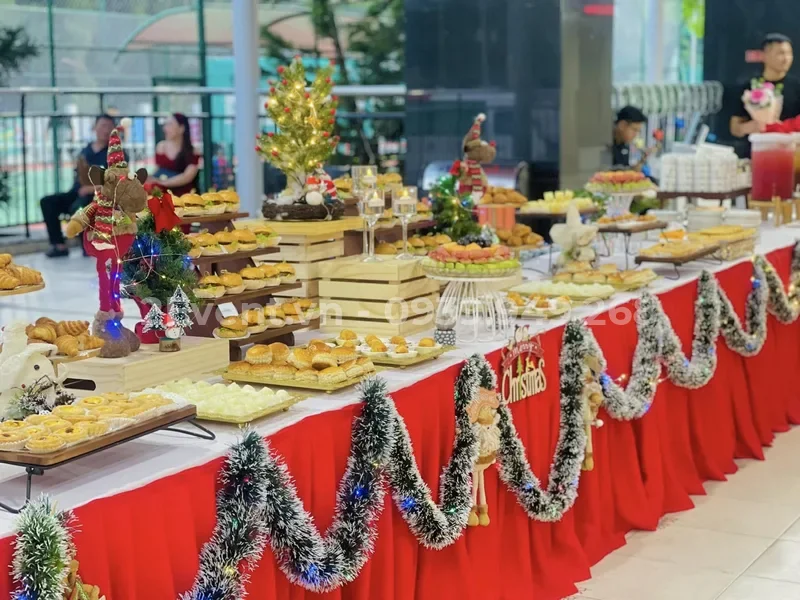 Mẫu trang trí khai trương cửa hàng quần áo thu hút khách, nhiều tài lộc