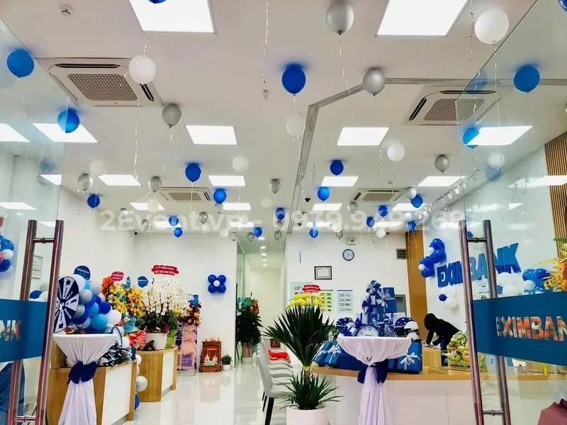 Mẫu trang trí khai trương trung tâm tiếng anh thu hút khách, nhiều tài lộc